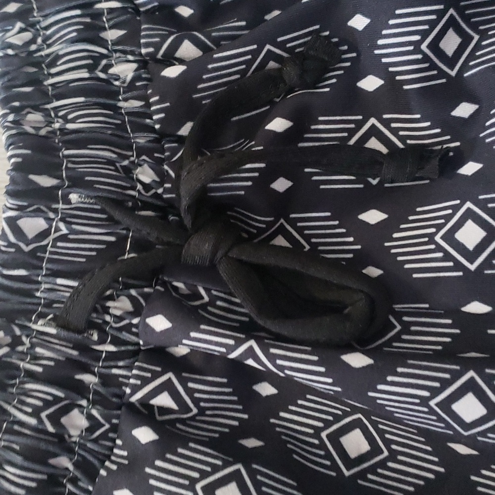 COPY - Rowdy crowd aztec shorts - Picture 4 of 4